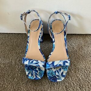 Blue flower block heels